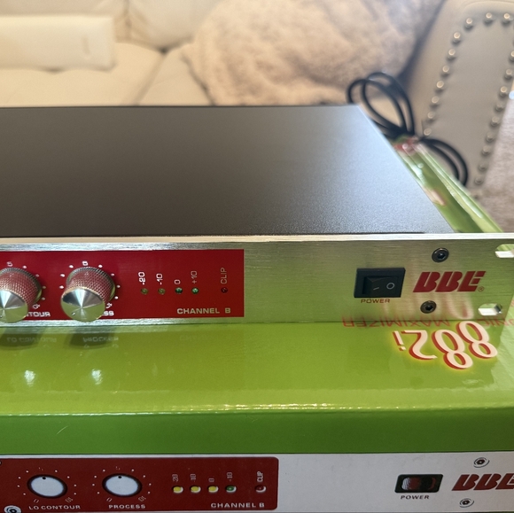 BBE 882i - Picture 4 of 5